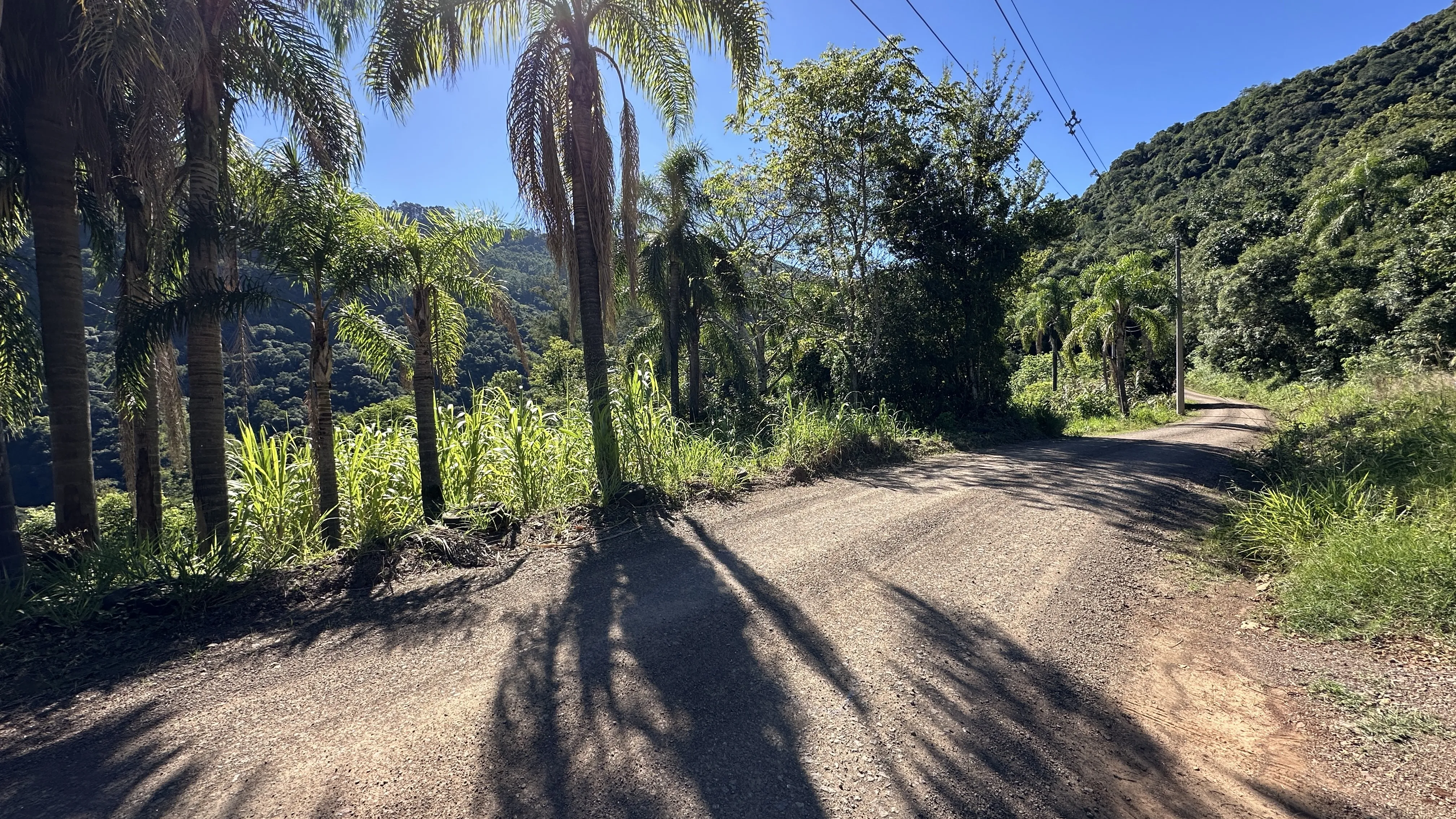 Área de terras com fundos para riacho à venda em Picada Café na Serra Gaúcha