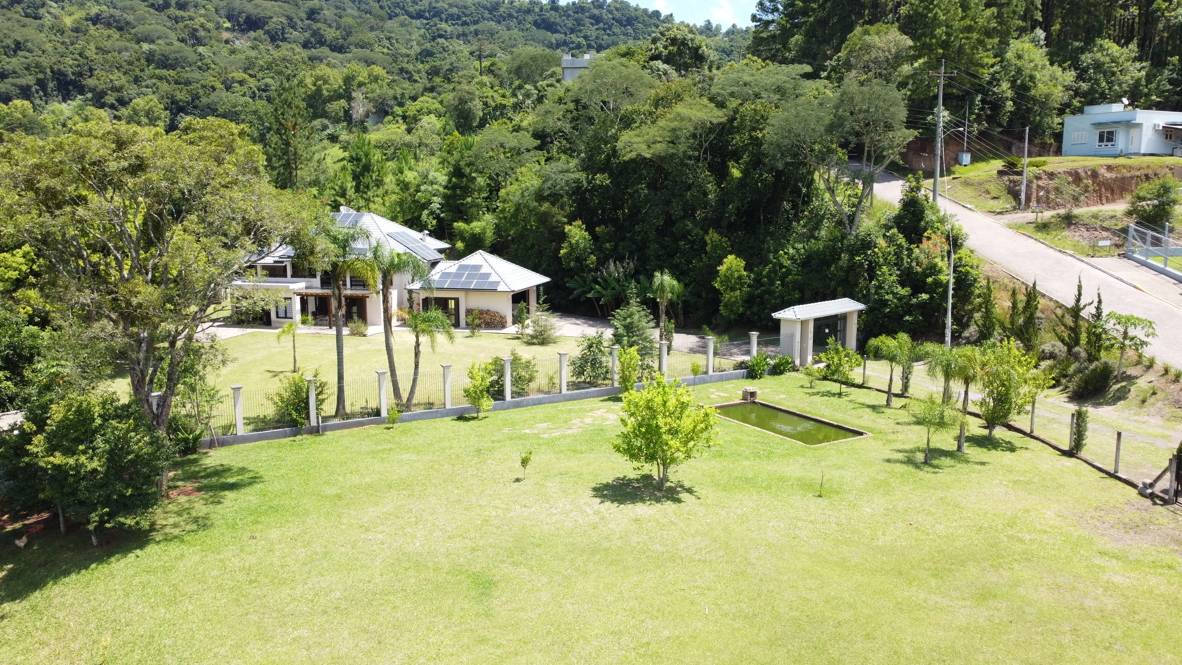 Imagens do imóveis Casa de alto padrão com amplo terreno à venda na Serra Gaúcha