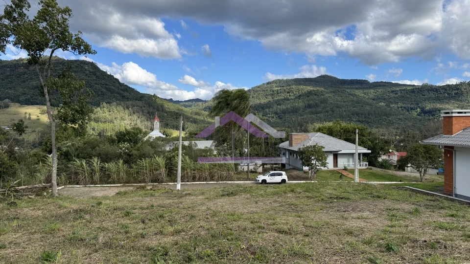 Imagens do imóveis Amplo terreno com linda paisagem à venda em Picada Café na Serra Gaúcha