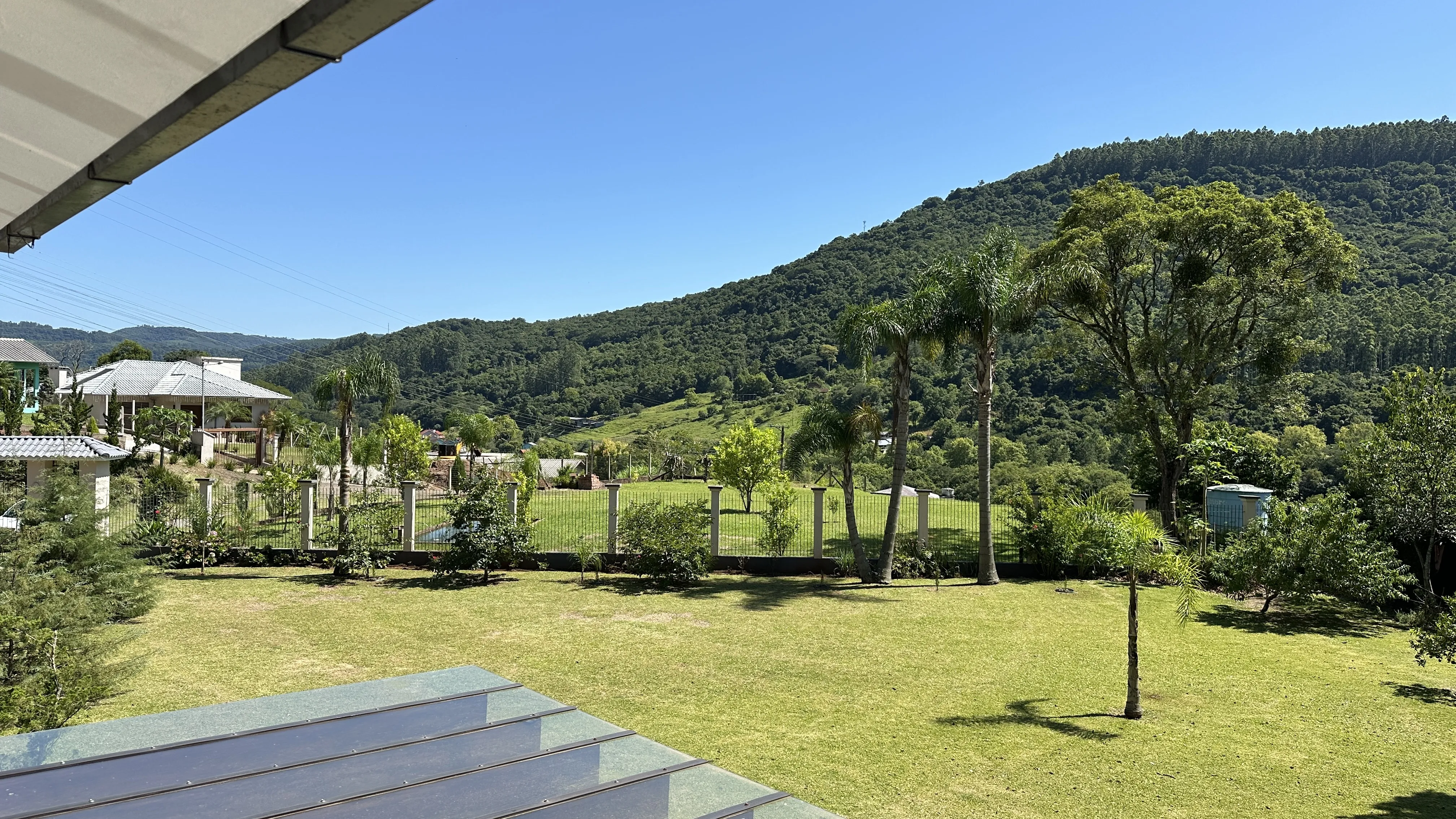 Casa de alto padrão com amplo terreno à venda na Serra Gaúcha