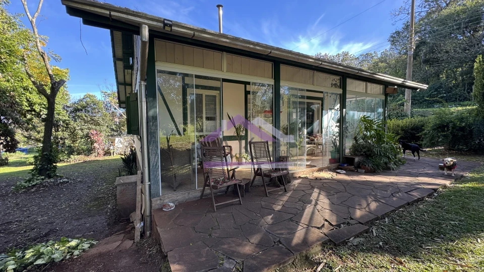 Imagens do imóveis Chácara com açude e casa enxaimel à venda em Picada Café na Serra Gaúcha