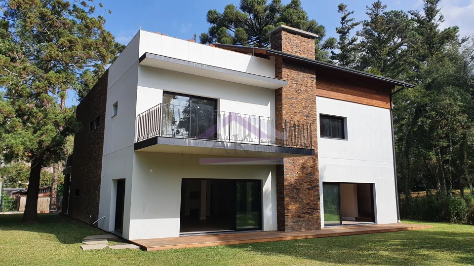 Magnífica casa de alto padrão a venda no centro de Nova Petrópolis, jardim da Serra Gaúcha
