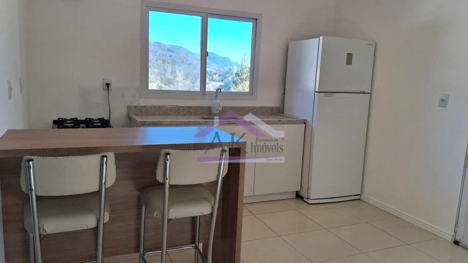 Casa com 1 suíte e com excelente localização, à venda em Picada Café, na Serra Gaúcha
