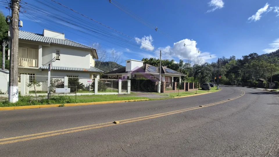 Sobrado com dois quartos para locação, localizado no Bairro Joaneta, na cidade de Picada Café (Cópia)