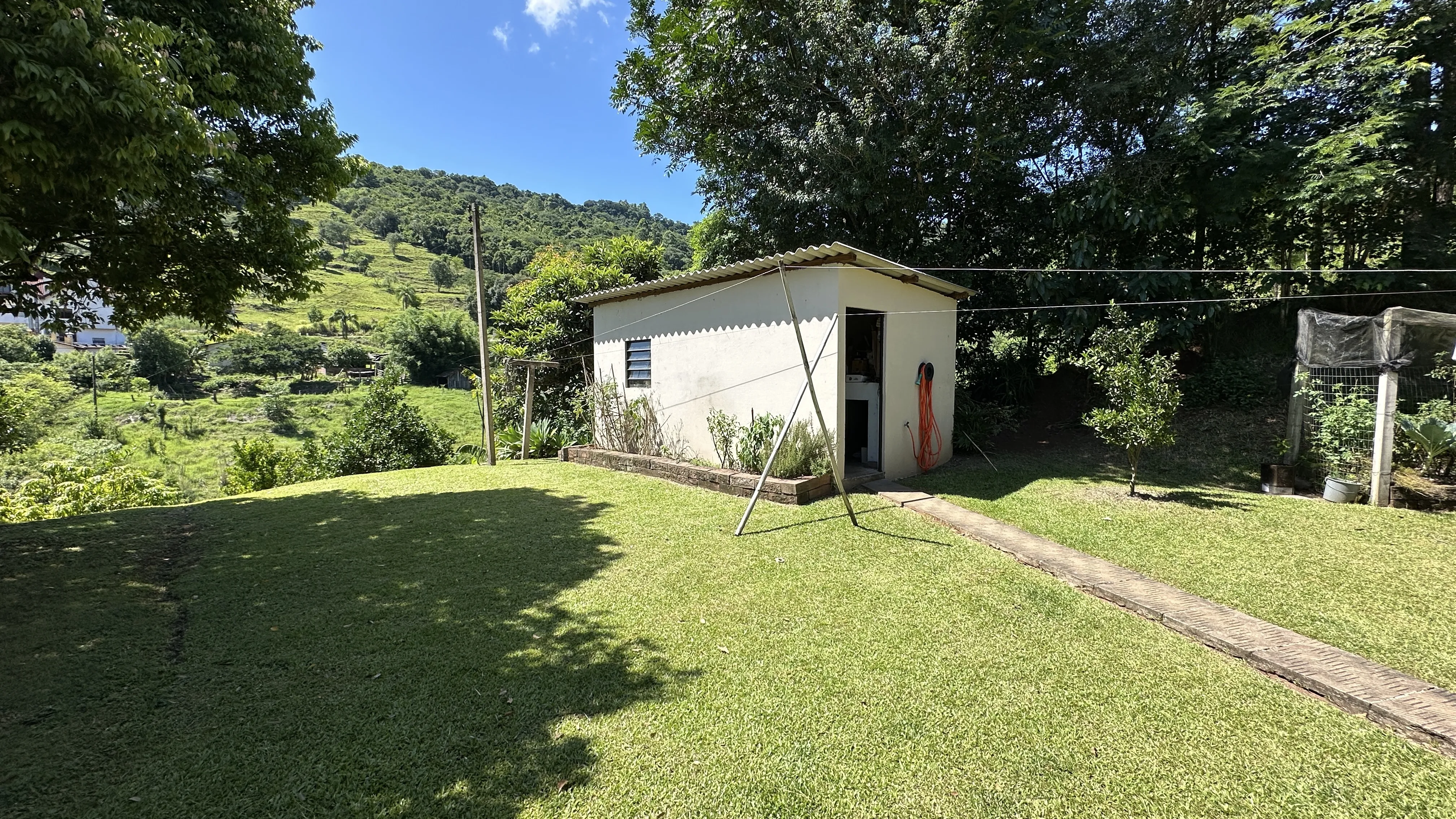 Casa de alto padrão com amplo terreno à venda na Serra Gaúcha
