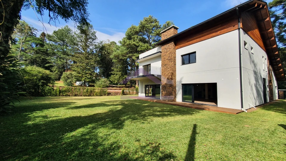 Magnífica casa de alto padrão a venda no centro de Nova Petrópolis, jardim da Serra Gaúcha