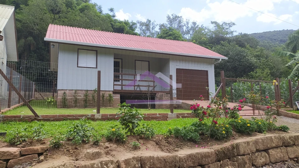 Aconchegante casa com dois dormitórios para locação no bairro Joaneta, em Picada Café, na Serra Gaúcha