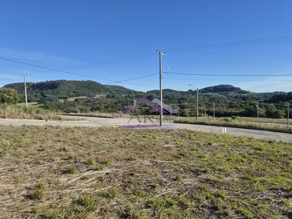 Excelente terreno de esquina à venda no Bairro Pinhal Alto, em Nova Petrópolis, na Serra Gaúcha