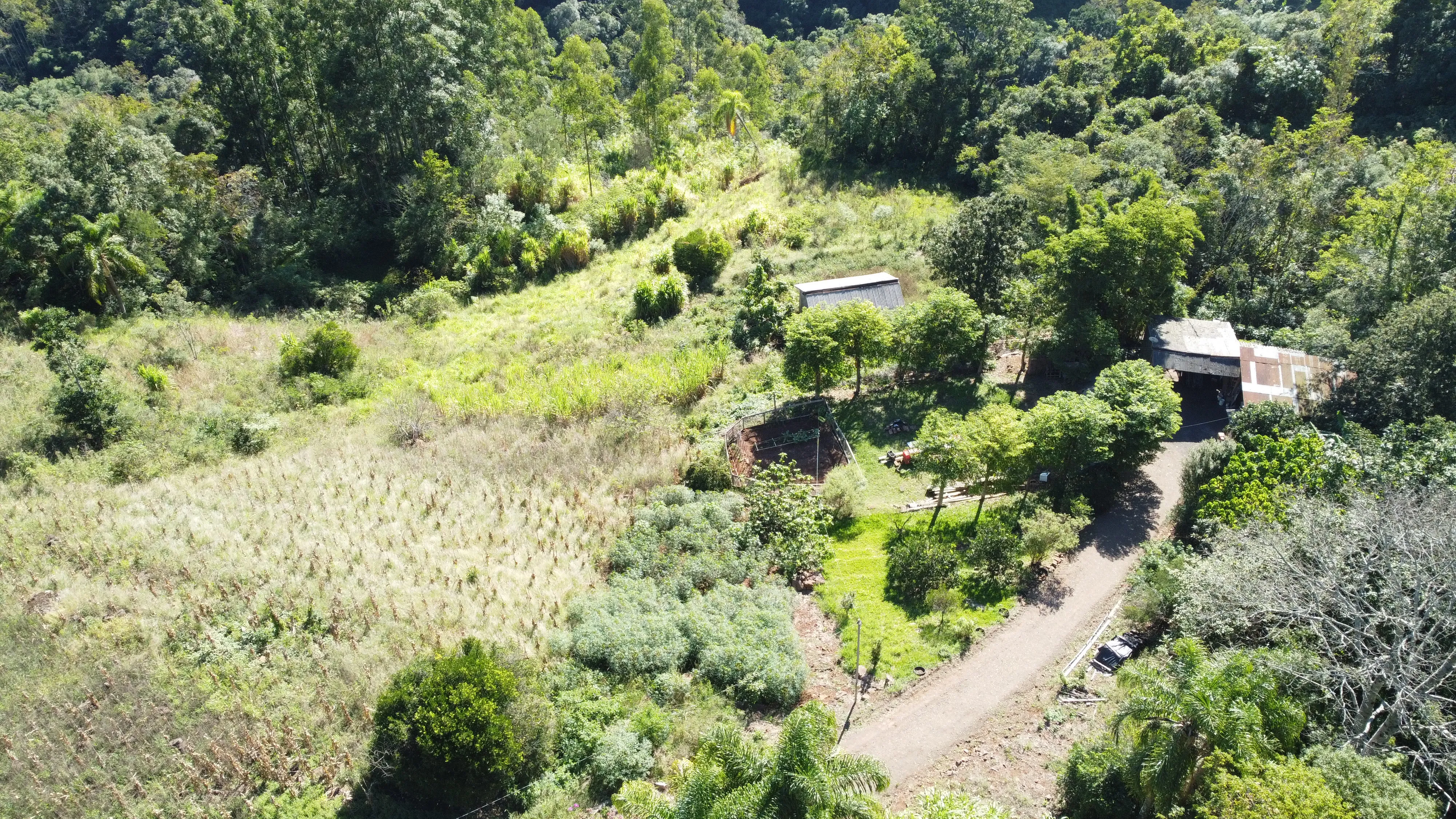 Área de terras com fundos para riacho à venda em Picada Café na Serra Gaúcha