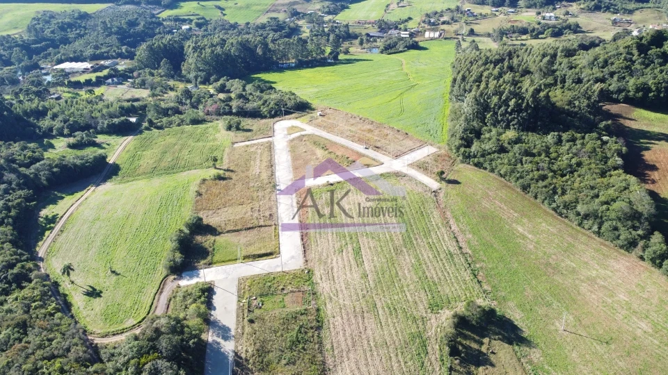 Excelente terreno de esquina à venda no Bairro Pinhal Alto, em Nova Petrópolis, na Serra Gaúcha
