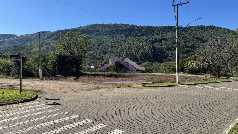 Imagens do imóveis Amplo terreno de esquina à venda em Picada Café na Serra Gaúcha