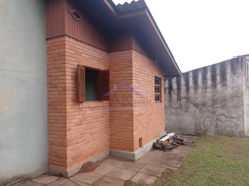 Casa com 3 quartos para locação, localizada as margens da BR-116, em Picada Café, na Serra Gaúcha