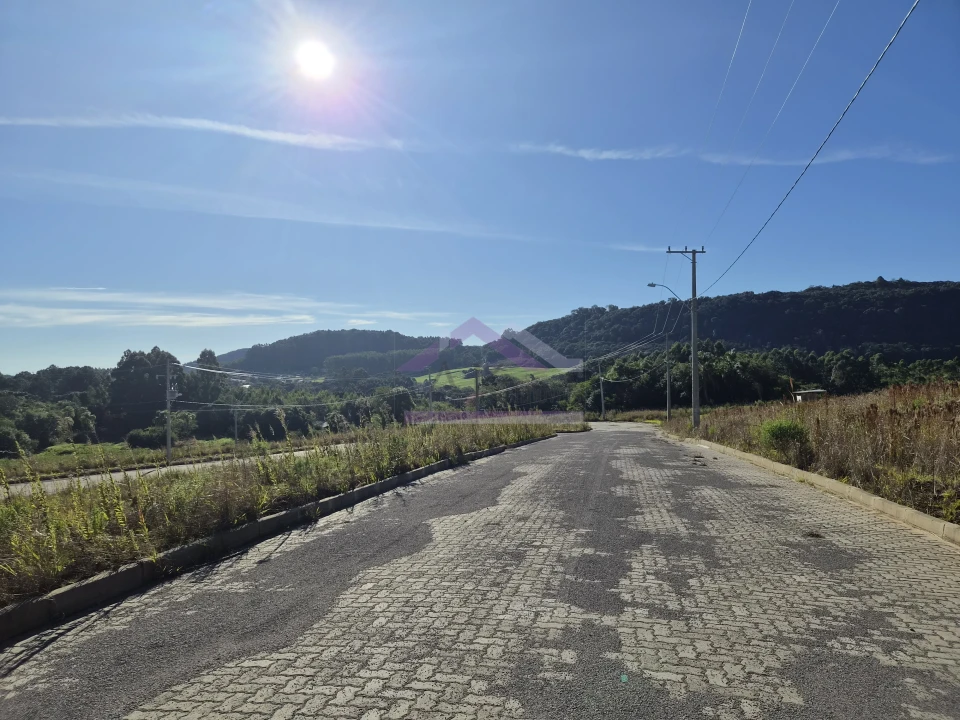 Excelente terreno de esquina à venda no Bairro Pinhal Alto, em Nova Petrópolis, na Serra Gaúcha