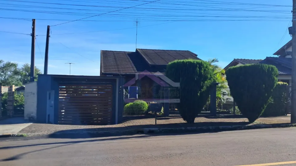 Excelente  casa com 3 quartos e piscina à venda em Ivoti.
