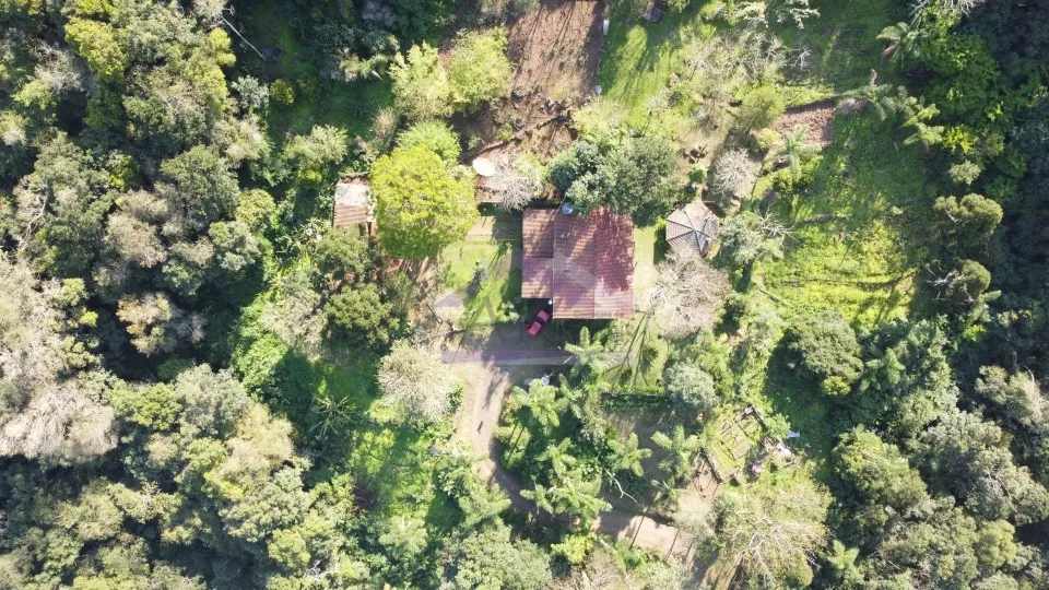 Sítio com riacho e casa enxaimel à venda em Picada Café na Serra Gaúcha