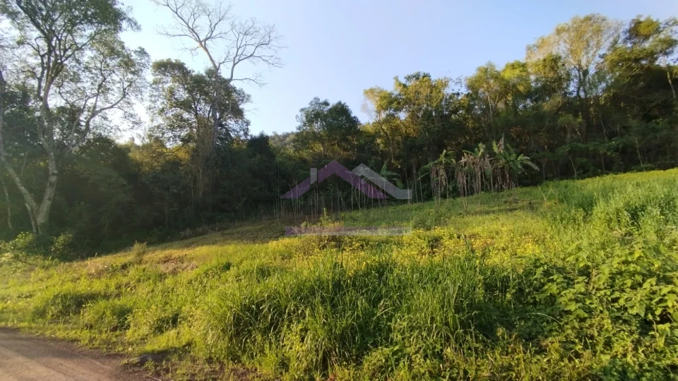 Terreno à venda no bairro Floresta em Picada Café na Serra Gaúcha