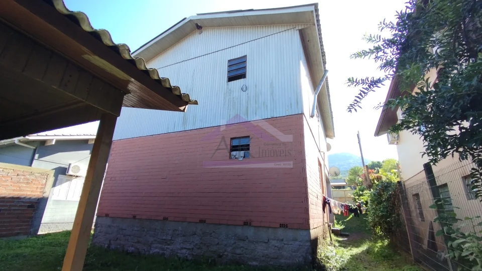 Imagens do imóveis Duas casas em mesmo terreno à venda em excelente bairro na cidade de Picada Café na Serra Gaúcha