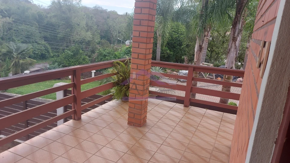 Casa com 3 quartos para locação, localizada as margens da BR-116, em Picada Café, na Serra Gaúcha
