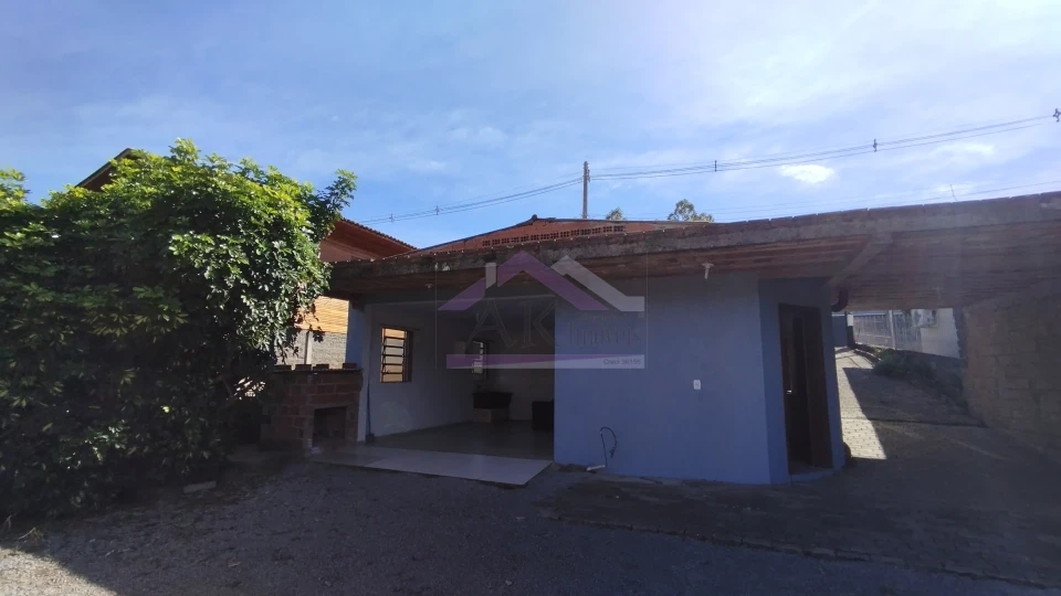 Excelente casa à venda no centro de Picada Café na Serra Gaúcha