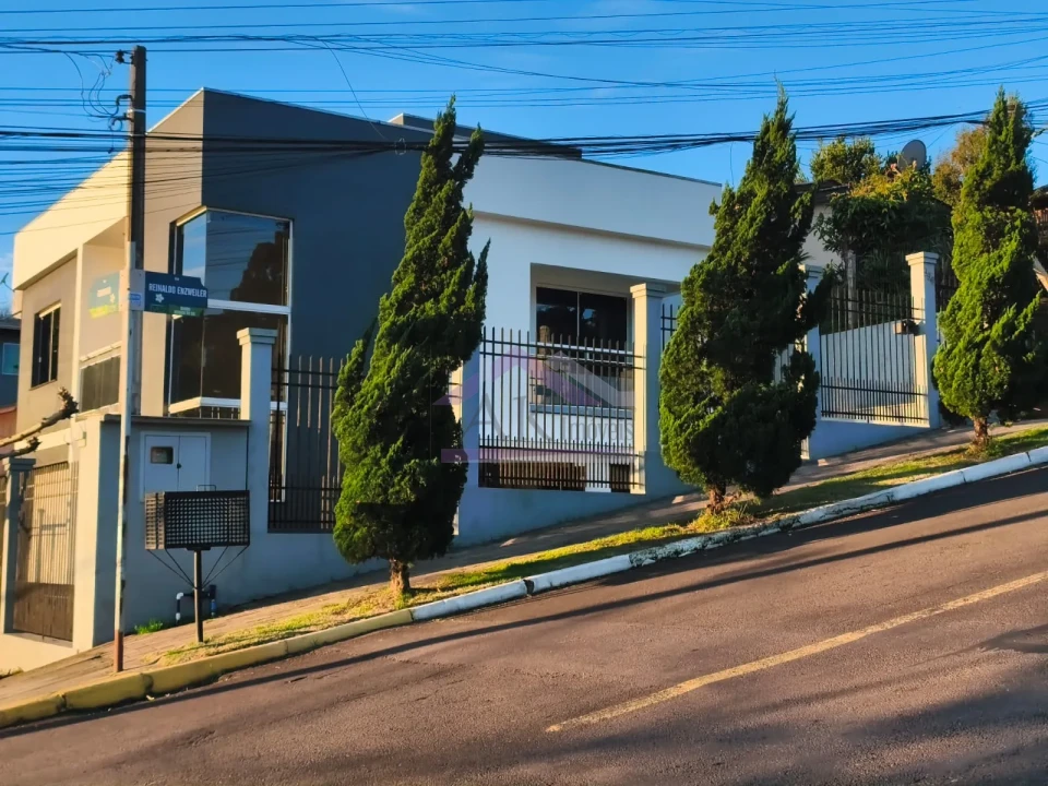 Imagens do imóveis Excelente terreno de esquina com duas casas à venda na cidade Ivoti