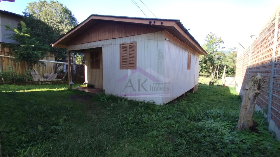 Imagens do imóveis Duas casas em mesmo terreno à venda em excelente bairro na cidade de Picada Café na Serra Gaúcha