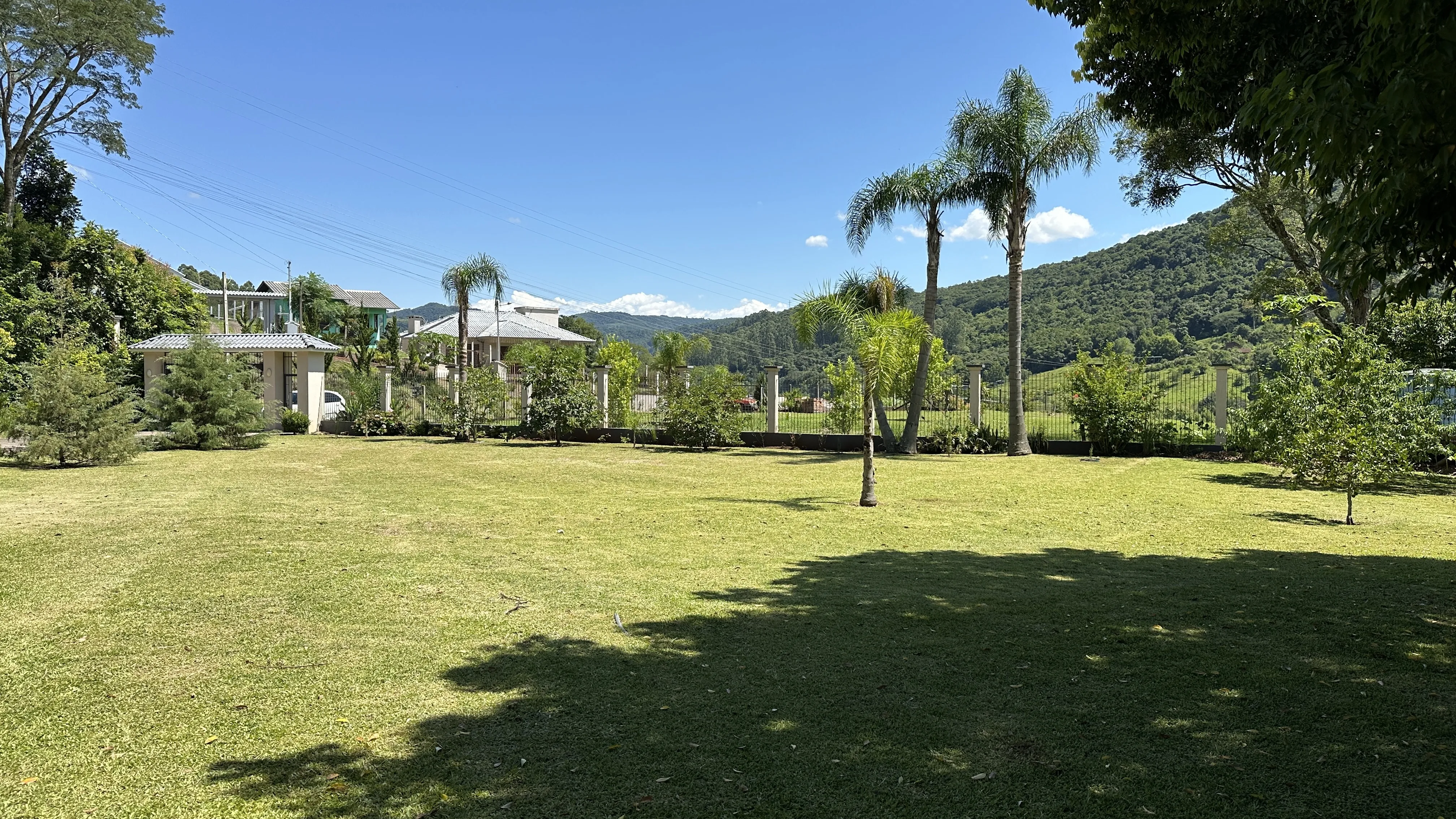 Casa de alto padrão com amplo terreno à venda na Serra Gaúcha
