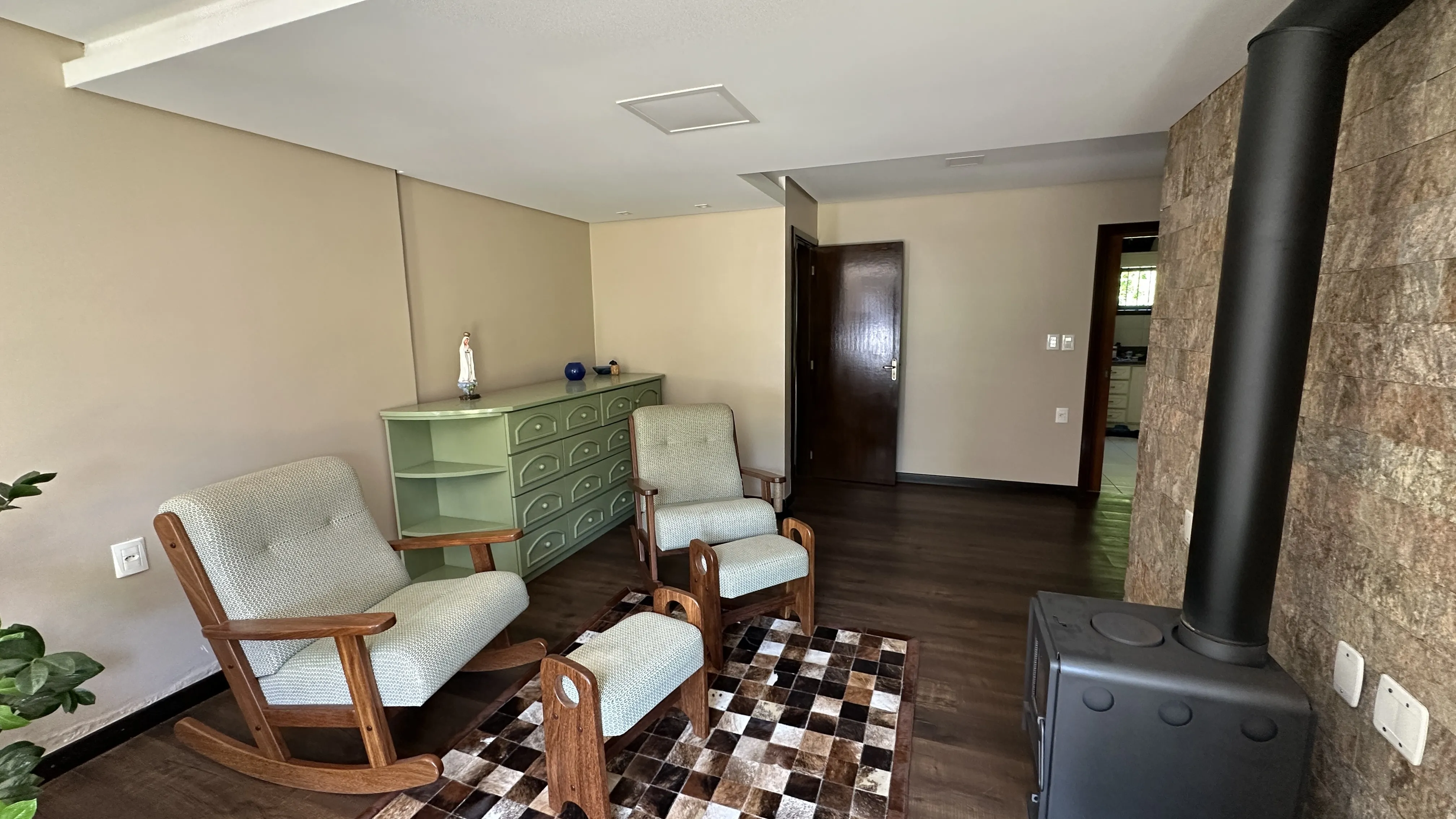Casa de alto padrão com amplo terreno à venda na Serra Gaúcha