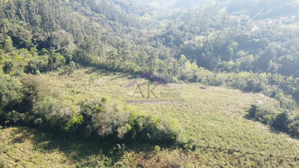 Área de terra com riacho e açude à venda em Picada Café na Serra Gaúcha