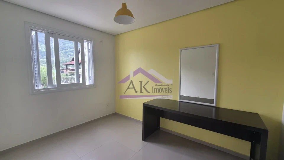 Apartamento semimobiliado, com 2 quartos para locação, no Centro de Picada Café na Serra Gaúcha