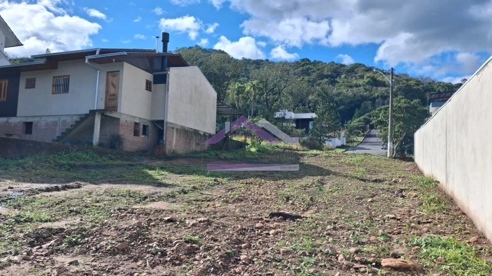 Terreno à venda no Centro de Picada Café, na Serra Gaúcha