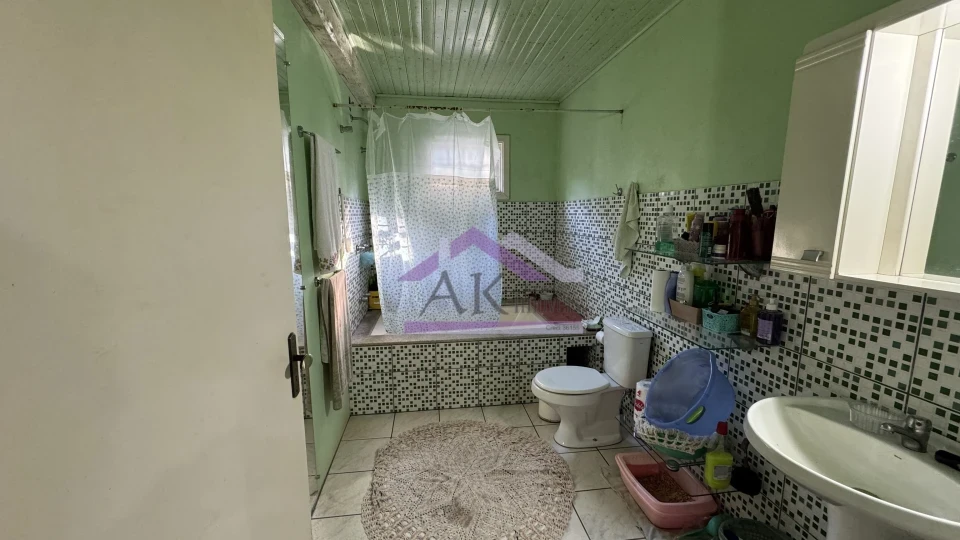 Imagens do imóveis Chácara com açude e casa enxaimel à venda em Picada Café na Serra Gaúcha