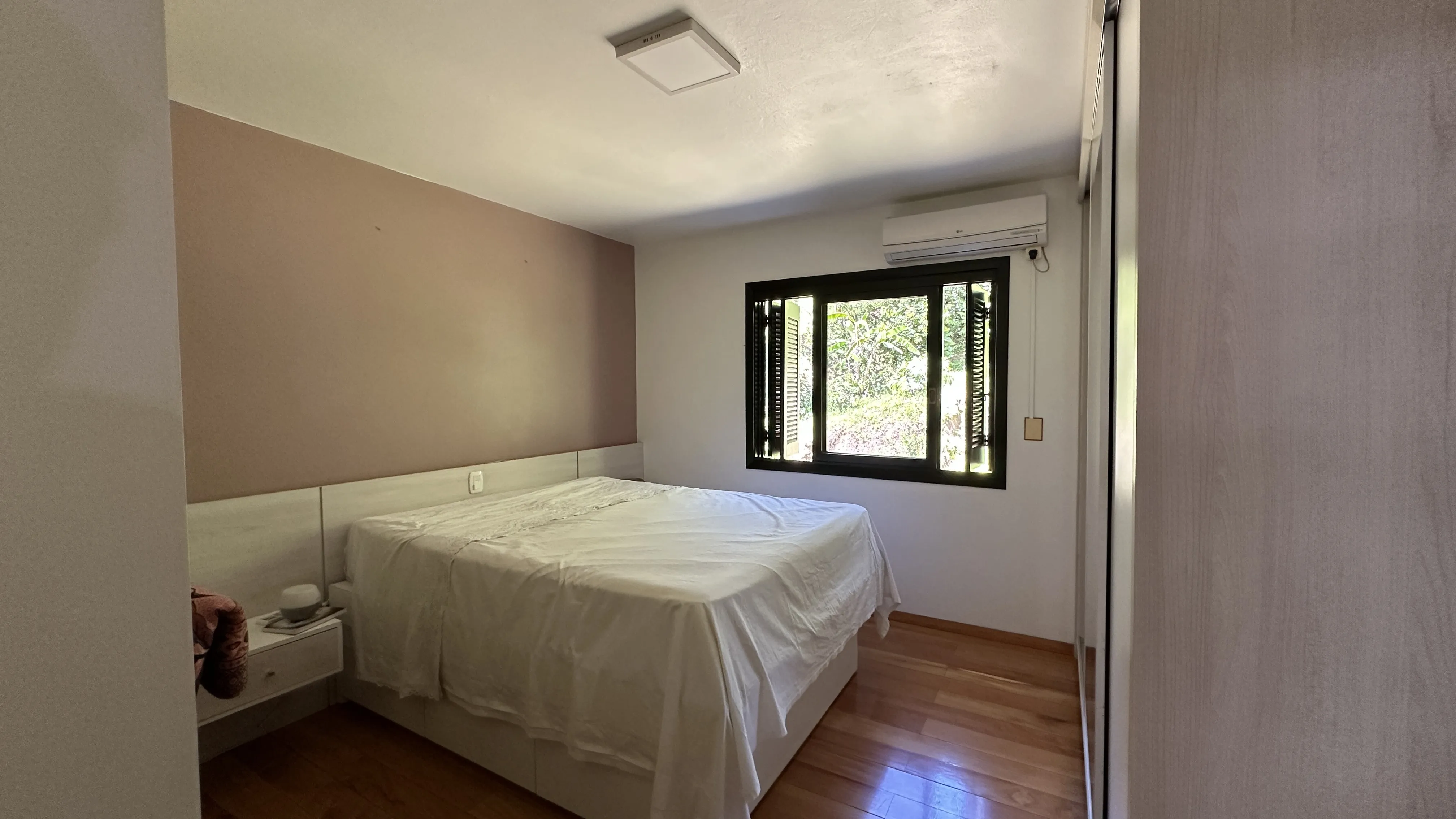 Casa de alto padrão com amplo terreno à venda na Serra Gaúcha