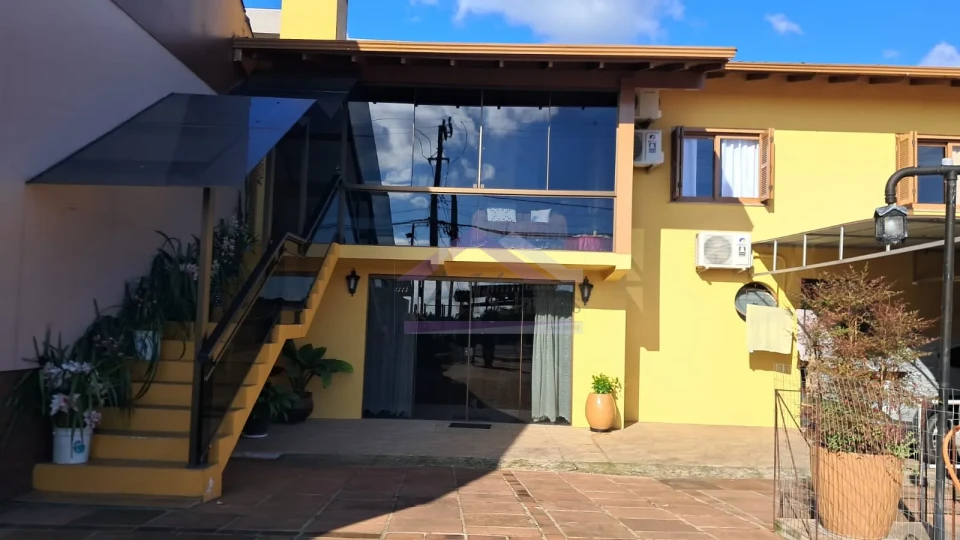 Imagens do imóveis Excelente  casa com 5 quartos e piscina a venda em Ivoti.