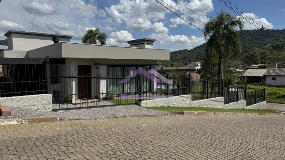 Imagens do imóveis Casa de alto padrão à venda em Picada Café na Serra Gaúcha