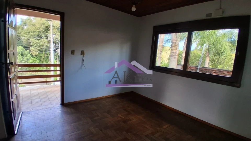 Casa com 3 quartos para locação, localizada as margens da BR-116, em Picada Café, na Serra Gaúcha