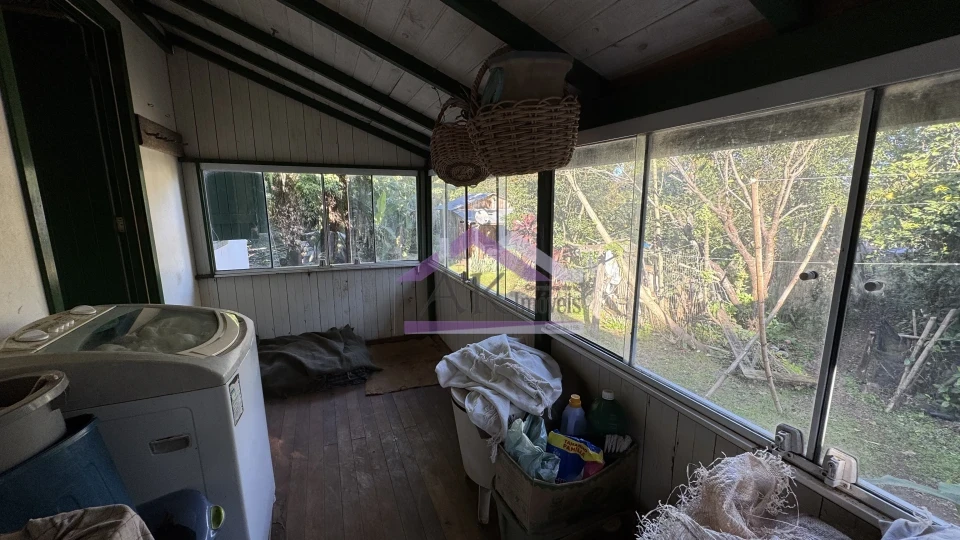 Imagens do imóveis Chácara com açude e casa enxaimel à venda em Picada Café na Serra Gaúcha