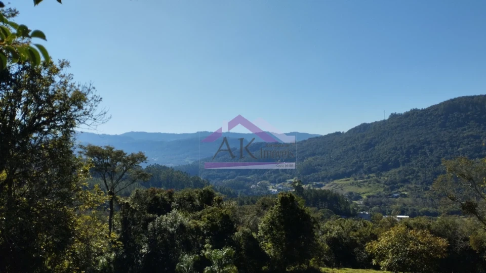 Imagens do imóveis Excelente sítio com casa enxaimel e açude à venda em Picada Café na Serra Gaúcha