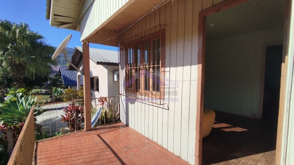 Imagens do imóveis Duas casas em mesmo terreno à venda em excelente bairro na cidade de Picada Café na Serra Gaúcha