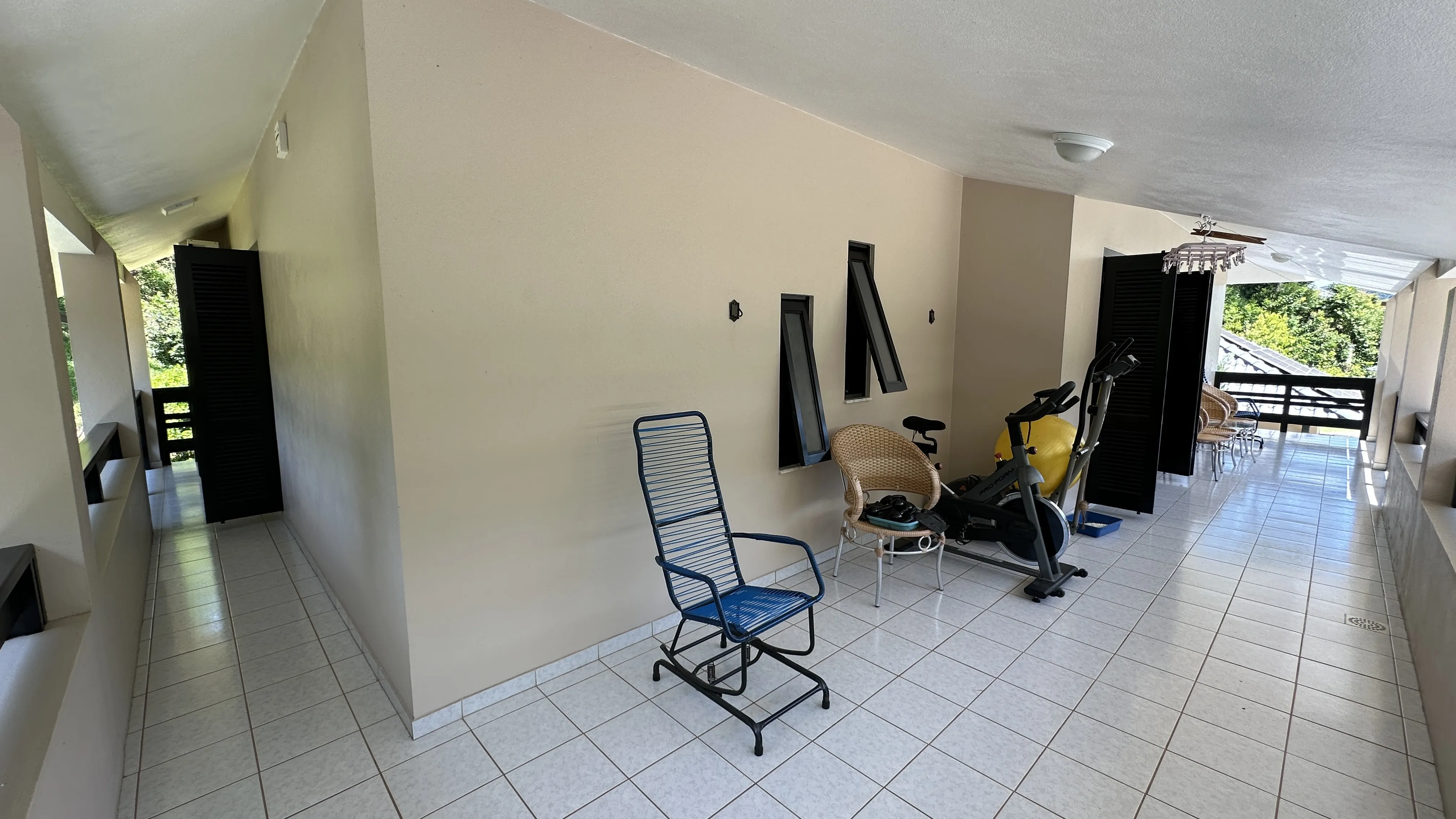 Casa de alto padrão com amplo terreno à venda na Serra Gaúcha