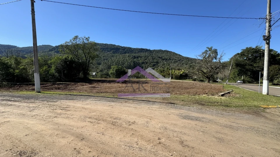 Imagens do imóveis Amplo terreno de esquina à venda em Picada Café na Serra Gaúcha