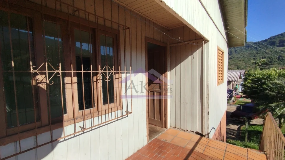 Imagens do imóveis Duas casas em mesmo terreno à venda em excelente bairro na cidade de Picada Café na Serra Gaúcha