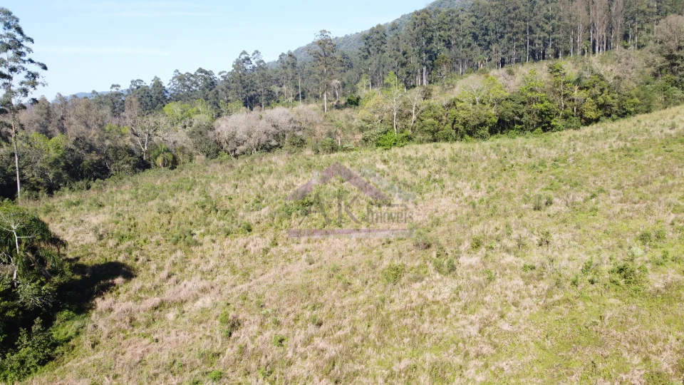Área de terra com riacho e açude à venda em Picada Café na Serra Gaúcha
