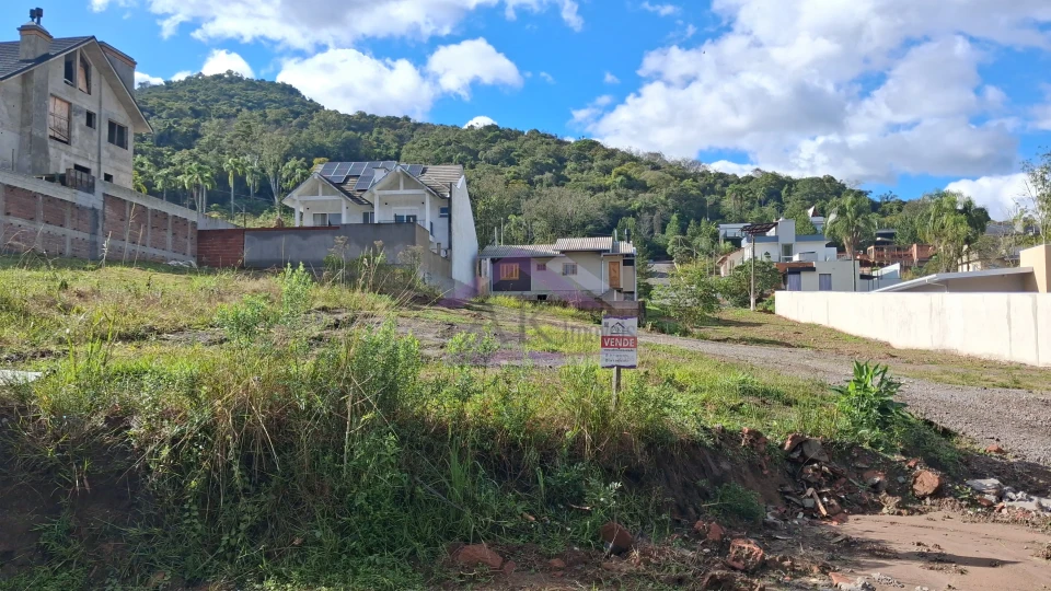 Terreno à venda no Centro de Picada Café, na Serra Gaúcha