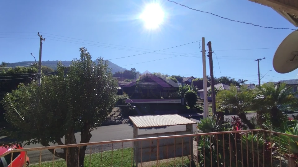 Imagens do imóveis Duas casas em mesmo terreno à venda em excelente bairro na cidade de Picada Café na Serra Gaúcha