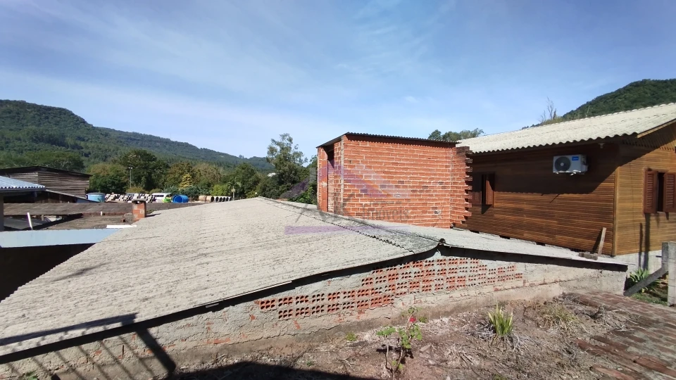 Excelente casa à venda no centro de Picada Café na Serra Gaúcha