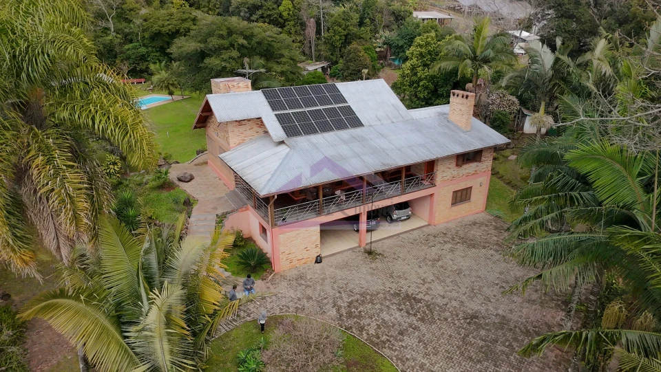 Imagens do imóveis Casa de Alto Padrão em Amplo Terreno e Localização Privilegiada em Dois Irmãos - RS