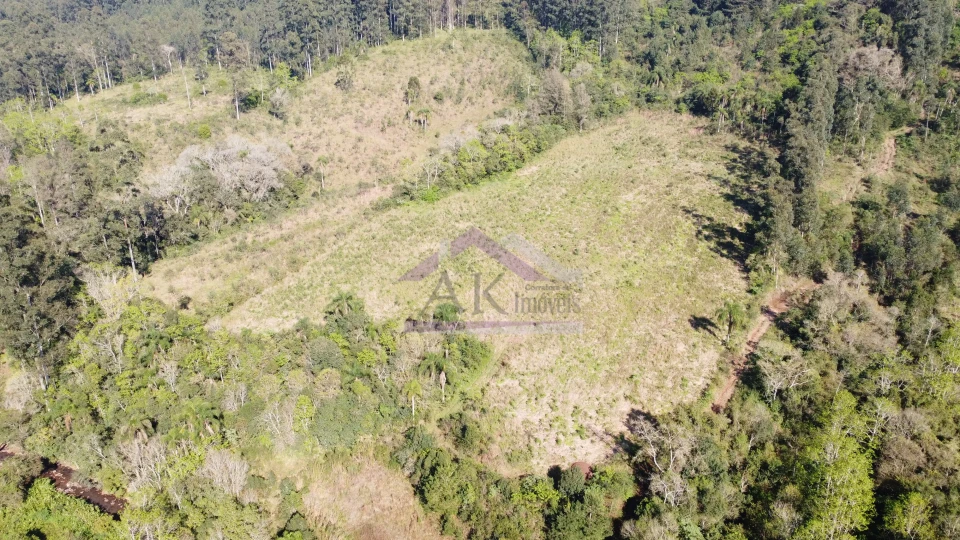 Área de terra com riacho e açude à venda em Picada Café na Serra Gaúcha