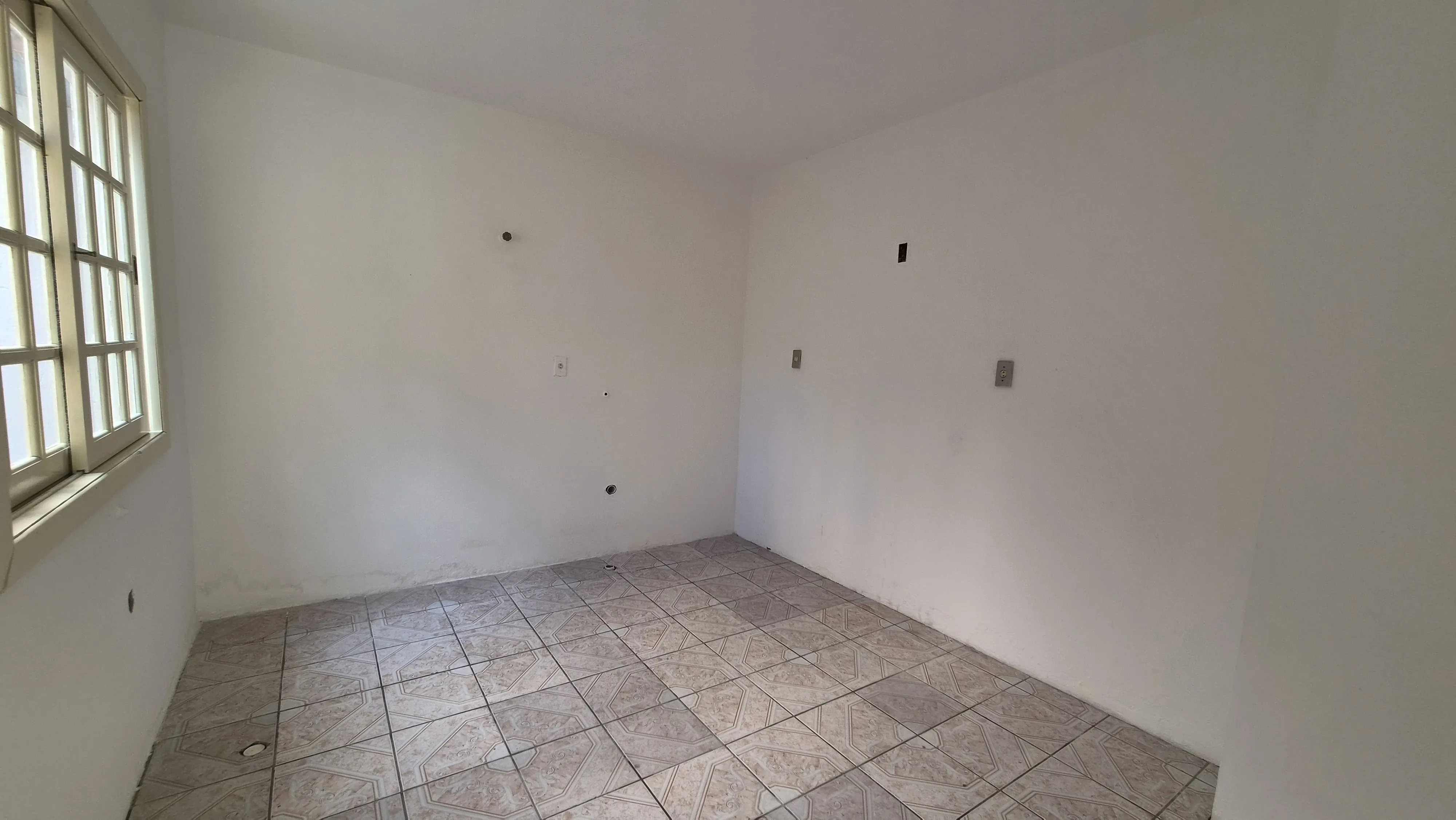 Sobrado com dois quartos para locação, localizado no Bairro Joaneta, na cidade de Picada Café