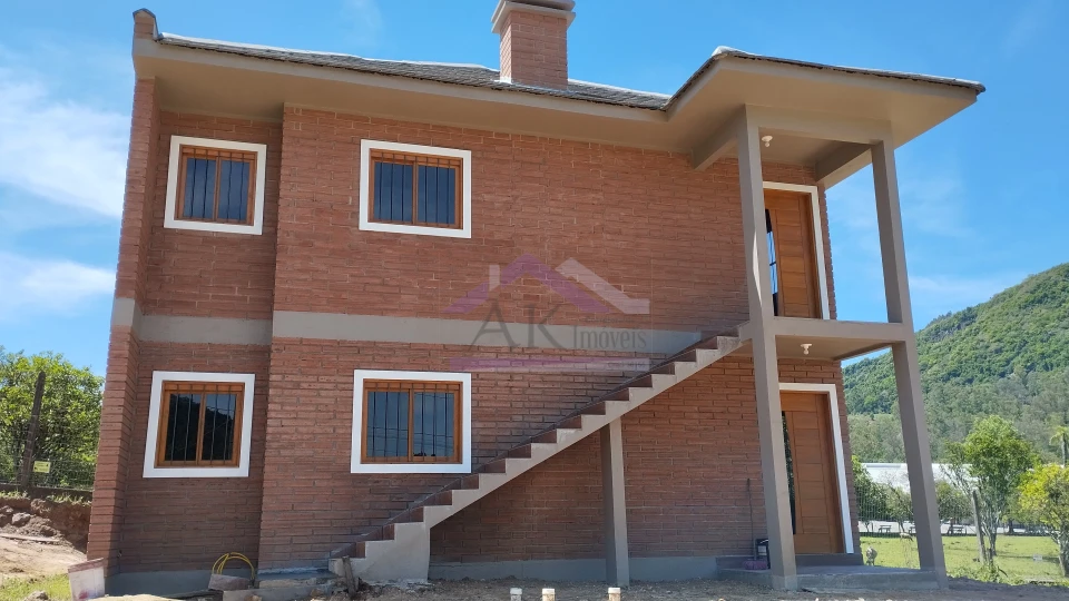 Casa com 4 quartos à venda no bairro Joaneta, em Picada Café. na Serra Gaúcha