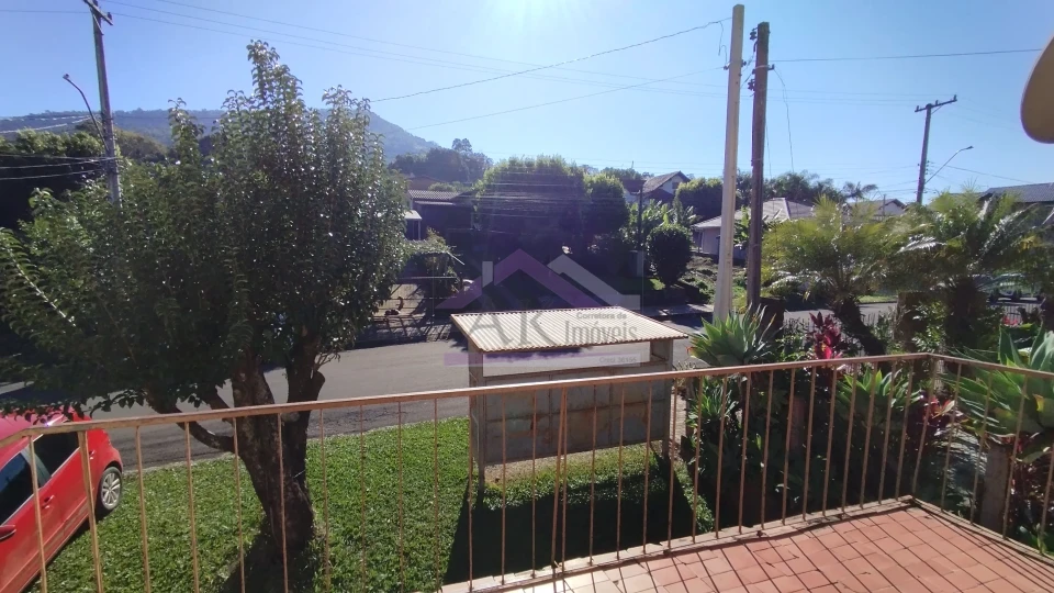 Imagens do imóveis Duas casas em mesmo terreno à venda em excelente bairro na cidade de Picada Café na Serra Gaúcha